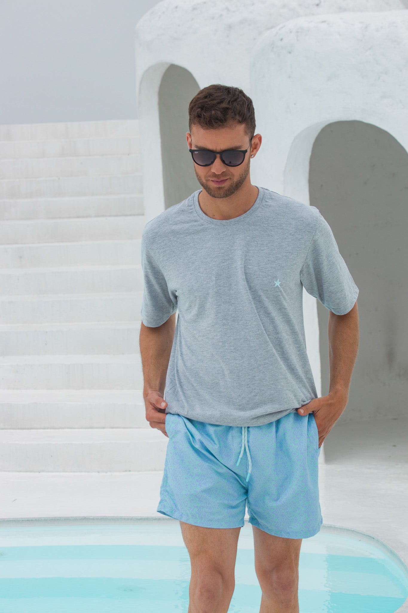 Camiseta Bordada Gris
